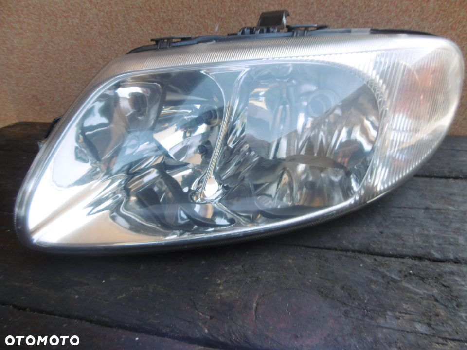 Lampa lewa CHRYSLER VOYAGER ZKW EUROPA - 2