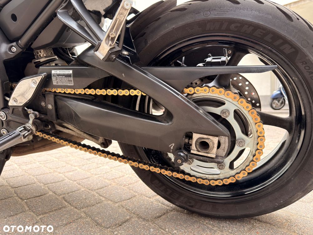 Yamaha FZ8 - 17