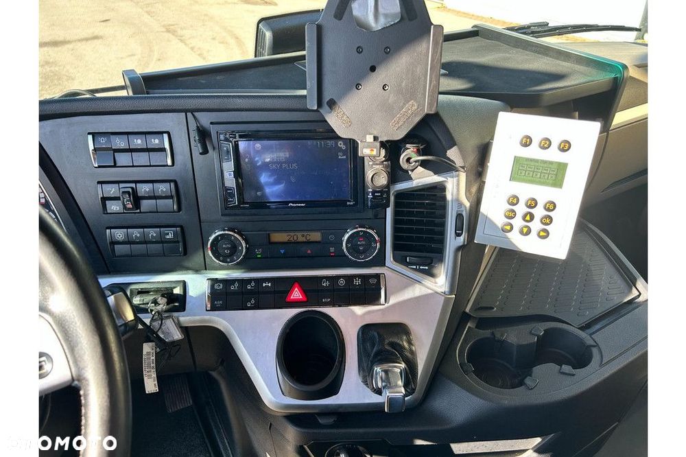 Mercedes-Benz AROCS 3763 8X4*4 EURO6 + LOFLIFT 125Z HiVision - 28