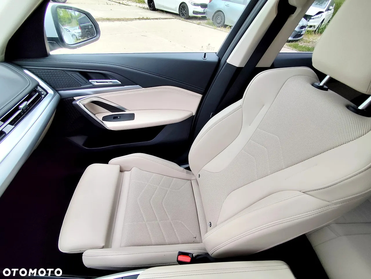 BMW iX1 xDrive30 66.5kWh xLine - 27
