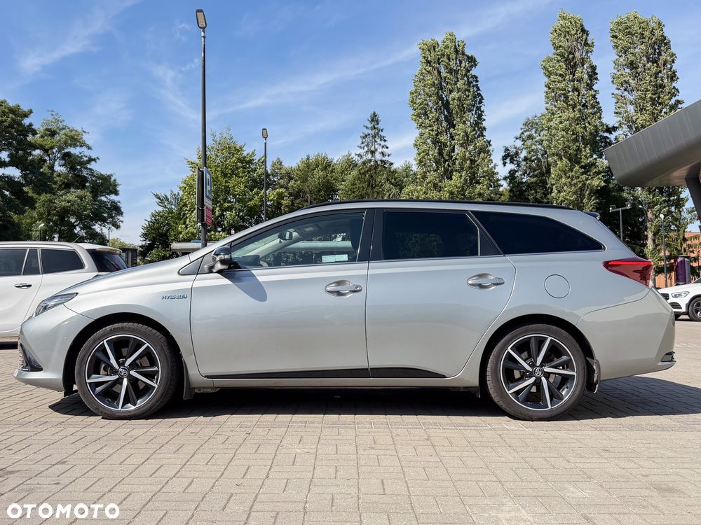 Toyota Auris Hybrid 135 Selection - 1
