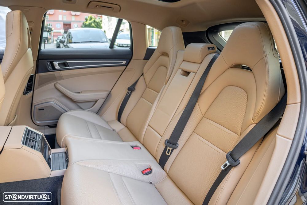 Porsche Panamera Sport Turismo 4 E-Hybrid Platinum Edition - 44