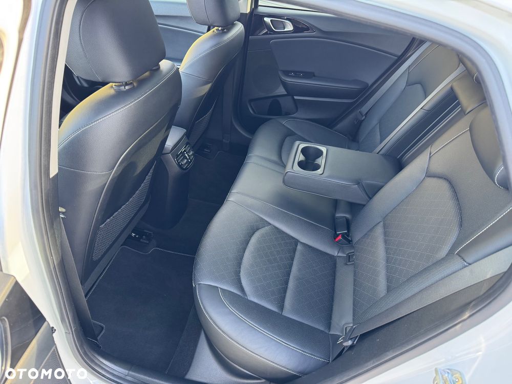 Kia Ceed 1.4 T-GDI OPF Platinum Edition - 27