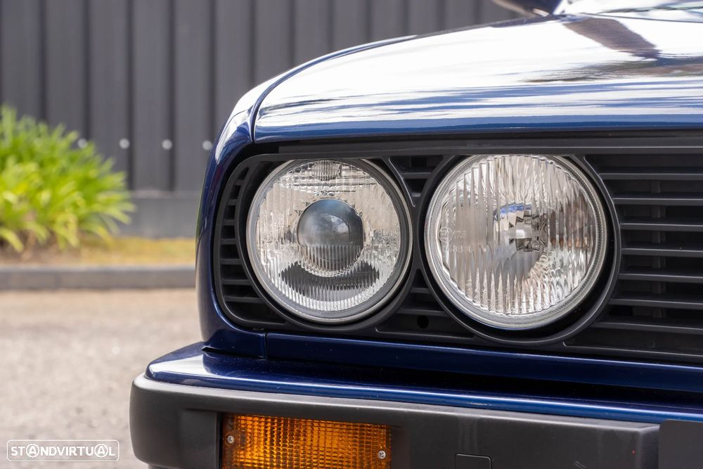 BMW 320 i Cabriolet - 11