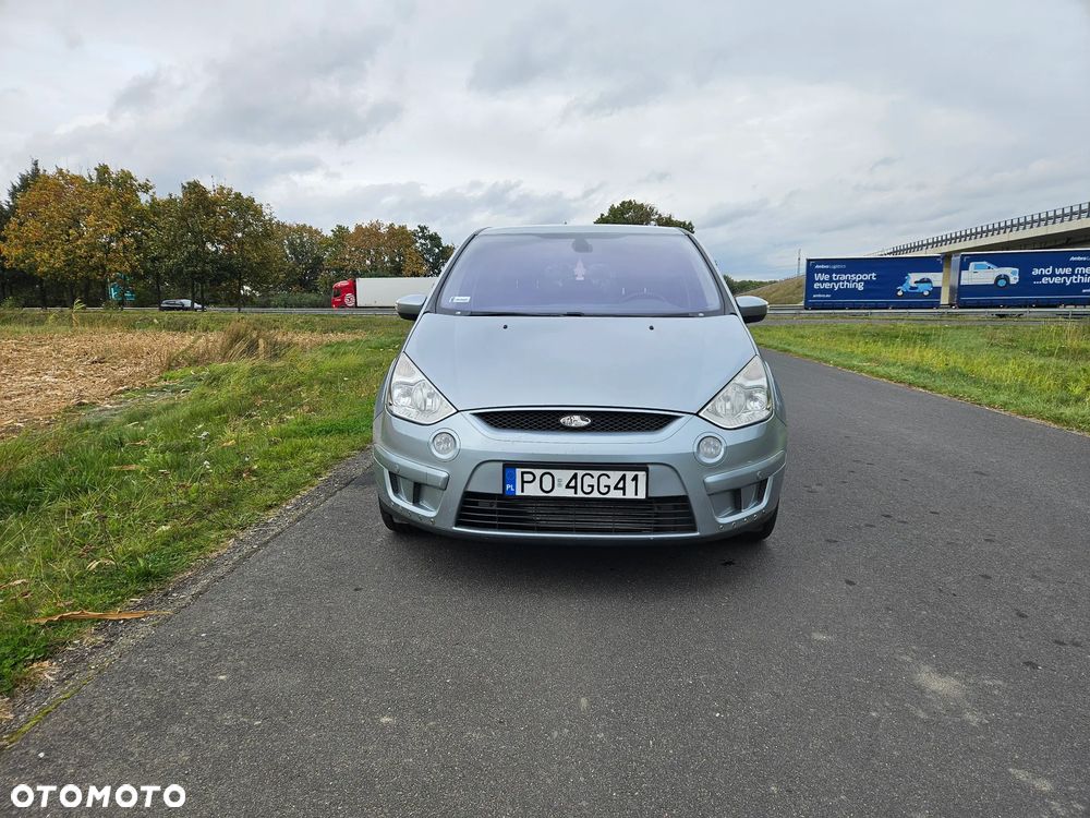 Ford S-Max 2010 photo 2