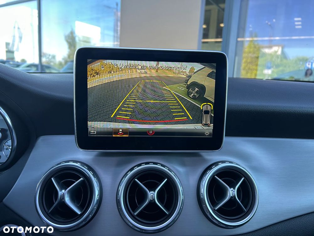 Mercedes-Benz GLA - 29