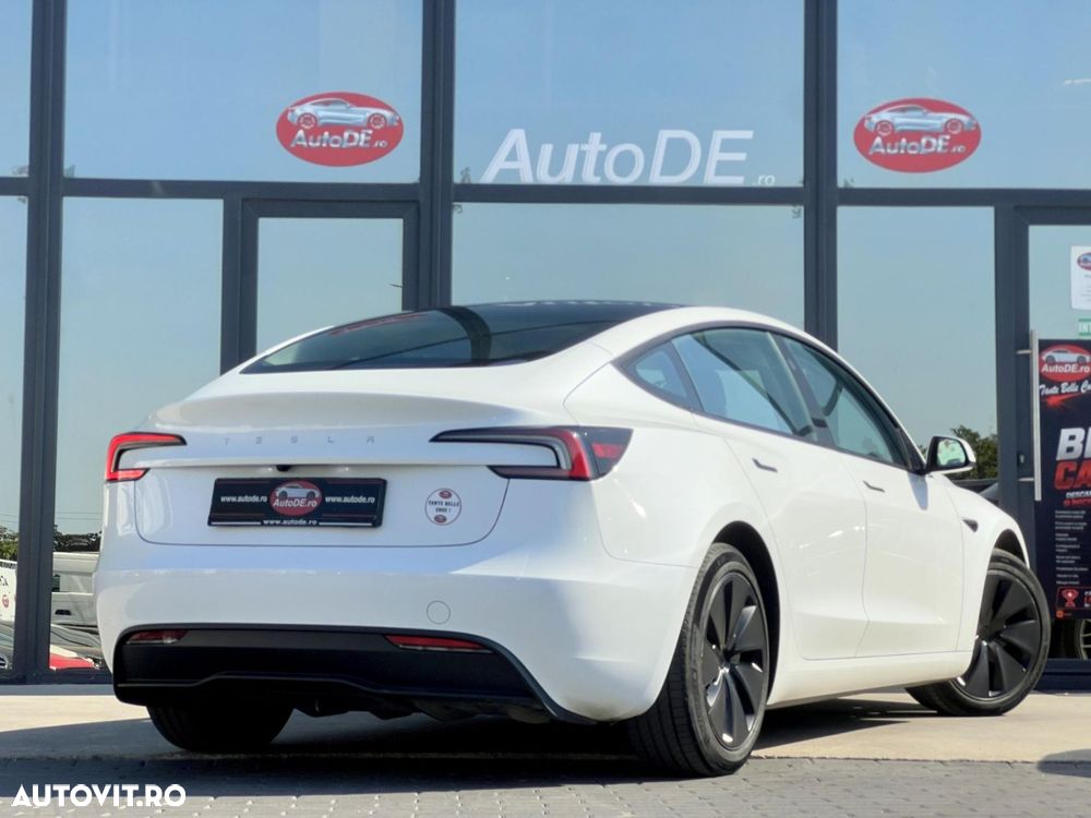 Tesla Model 3 - 5