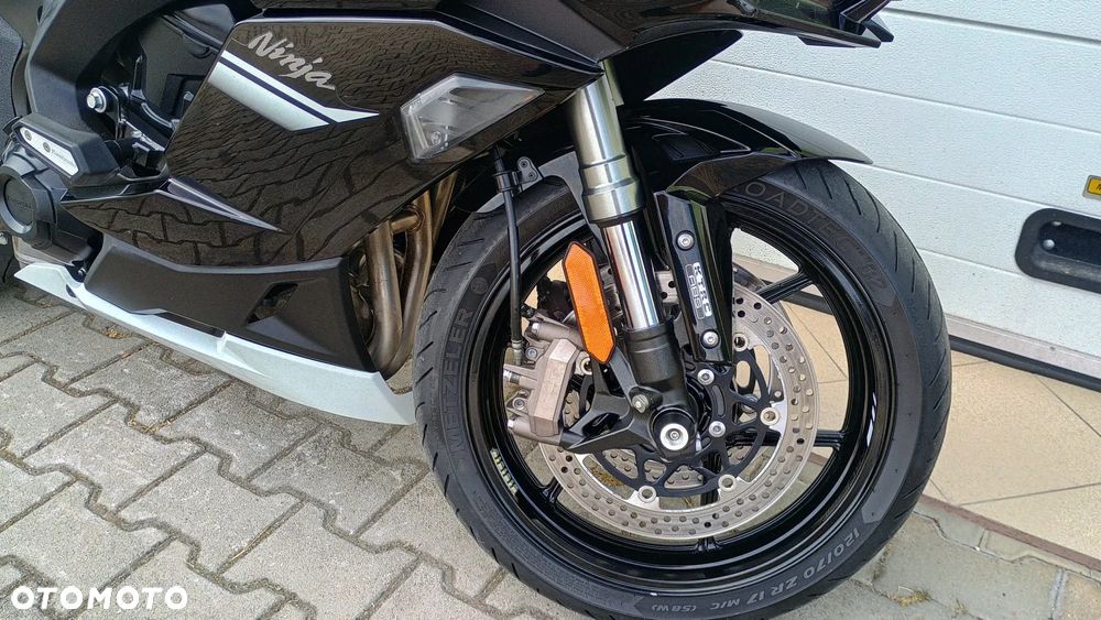 Kawasaki Ninja 1000 SX - 23