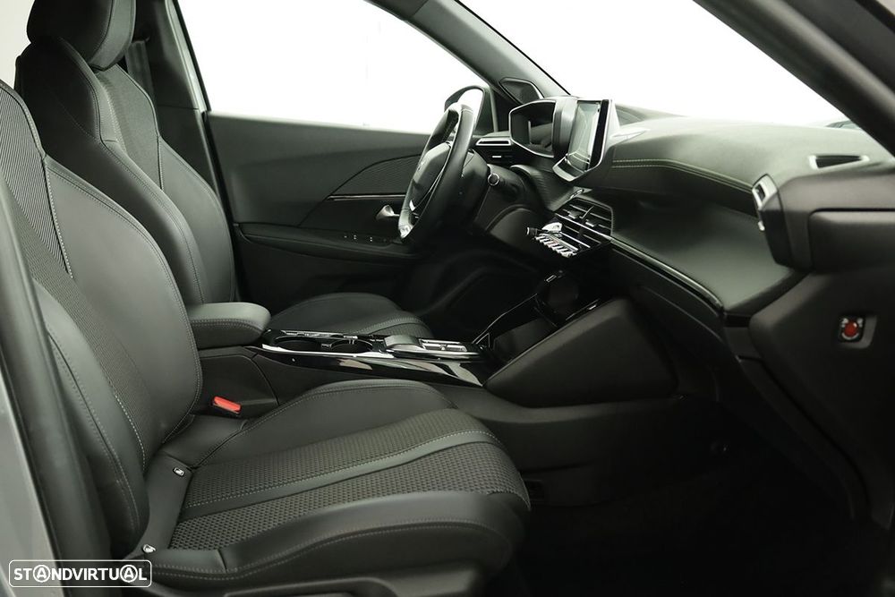 Peugeot e-2008 50 kWh GT - 23