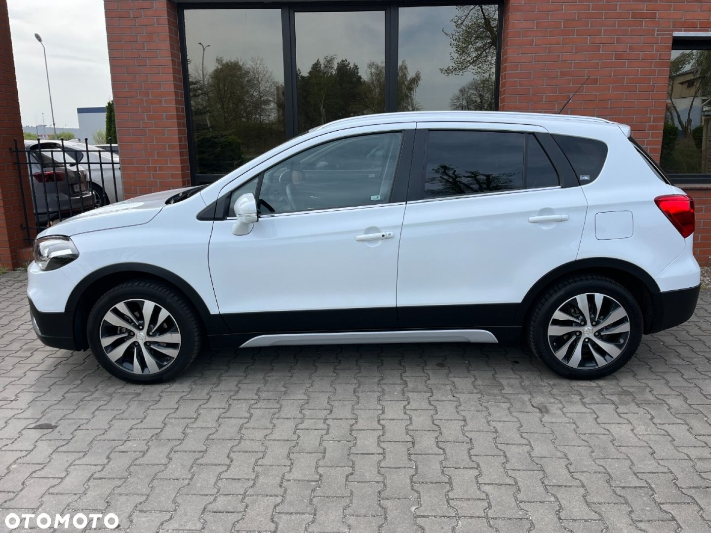 Suzuki SX4 S-Cross 1.4 Boosterjet Hybrid ALLGRIP Comfort+ - 24