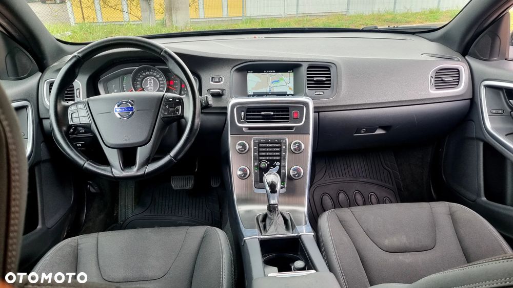 Volvo V60 D4 Geartronic Momentum - 14