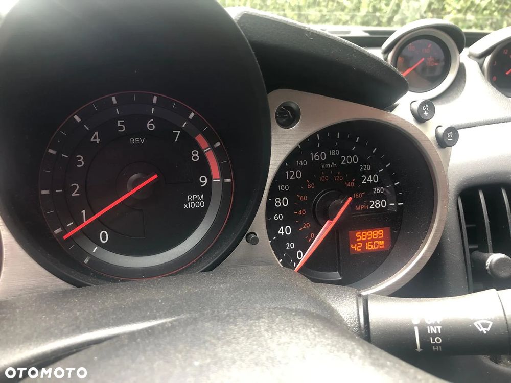 Nissan 370 Z Standard - 5