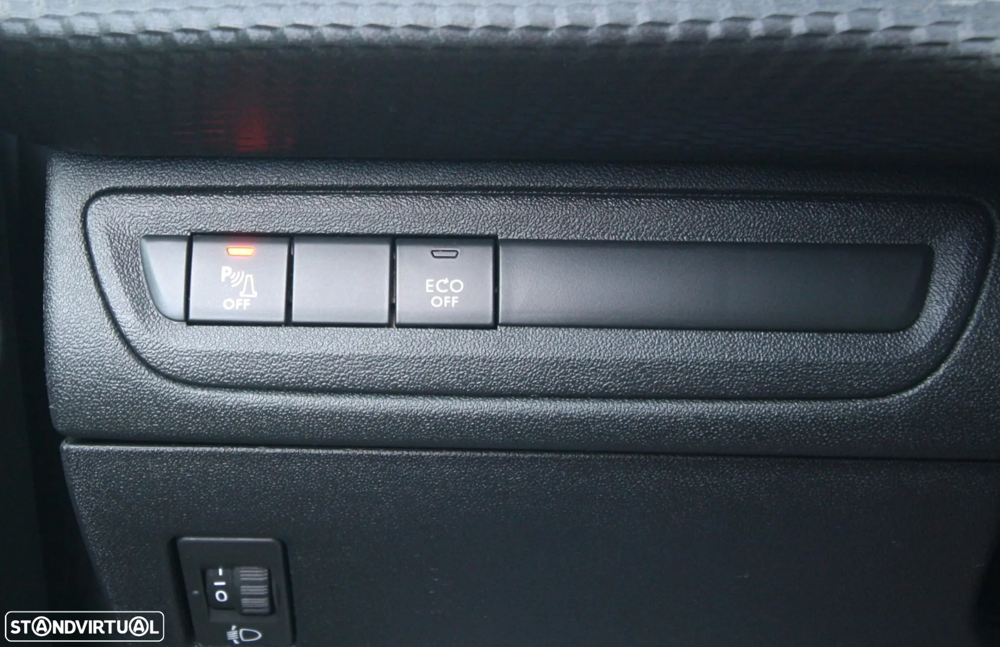 Peugeot 208 1.5 BlueHDi Signature - 34