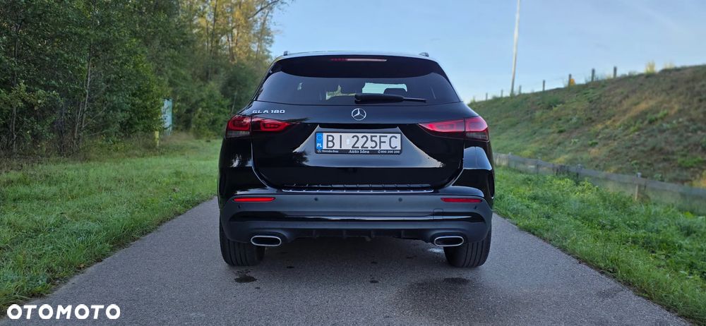 Mercedes-Benz GLA 180 AMG Line - 14
