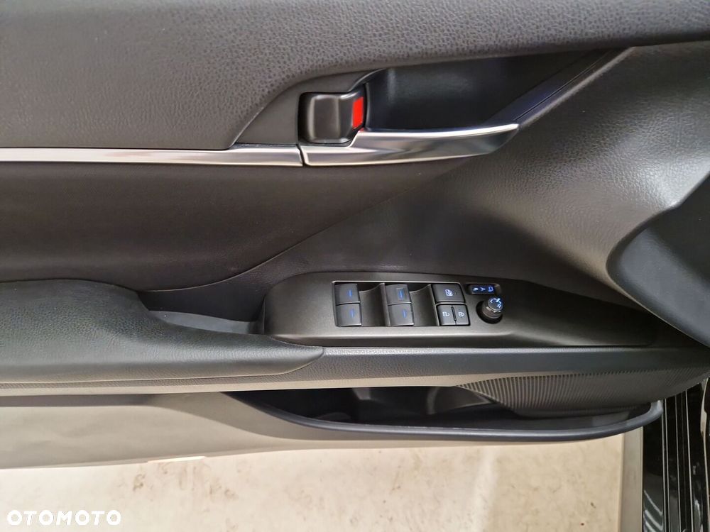 Toyota Camry 2.5 Hybrid Comfort CVT - 18