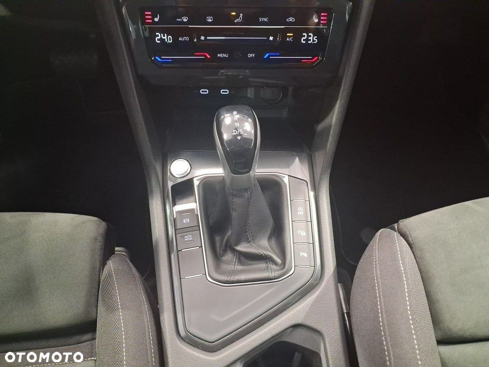 Volkswagen Tiguan - 25