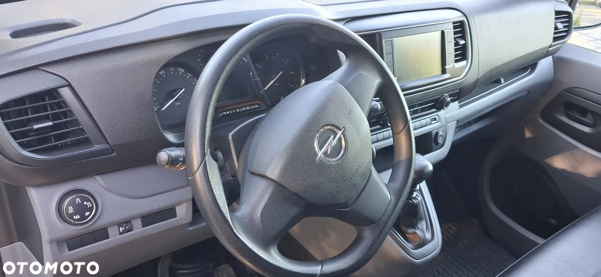 Opel Vivaro - 12