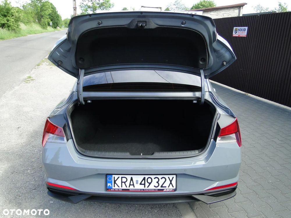 Hyundai Elantra 1.6 Smart CVT - 29