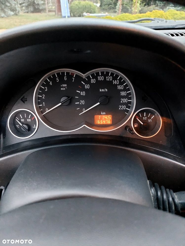 Opel Corsa 1.2 16V Essentia - 1