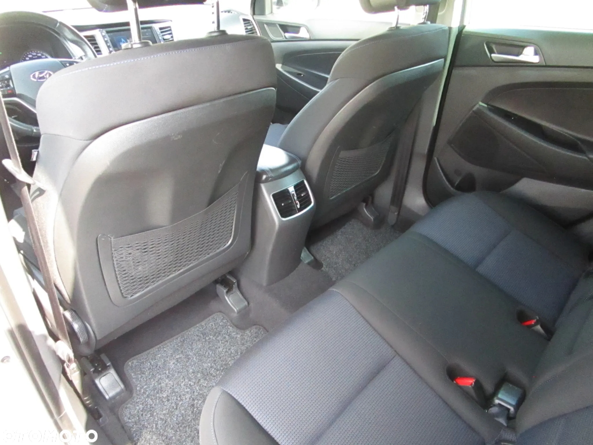 Hyundai Tucson 1.6 T-GDI Comfort 2WD - 25