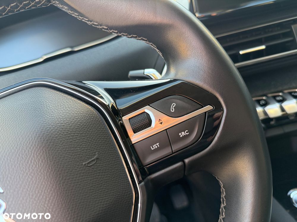 Peugeot 3008 1.2 PureTech Allure S&S EAT8 - 21