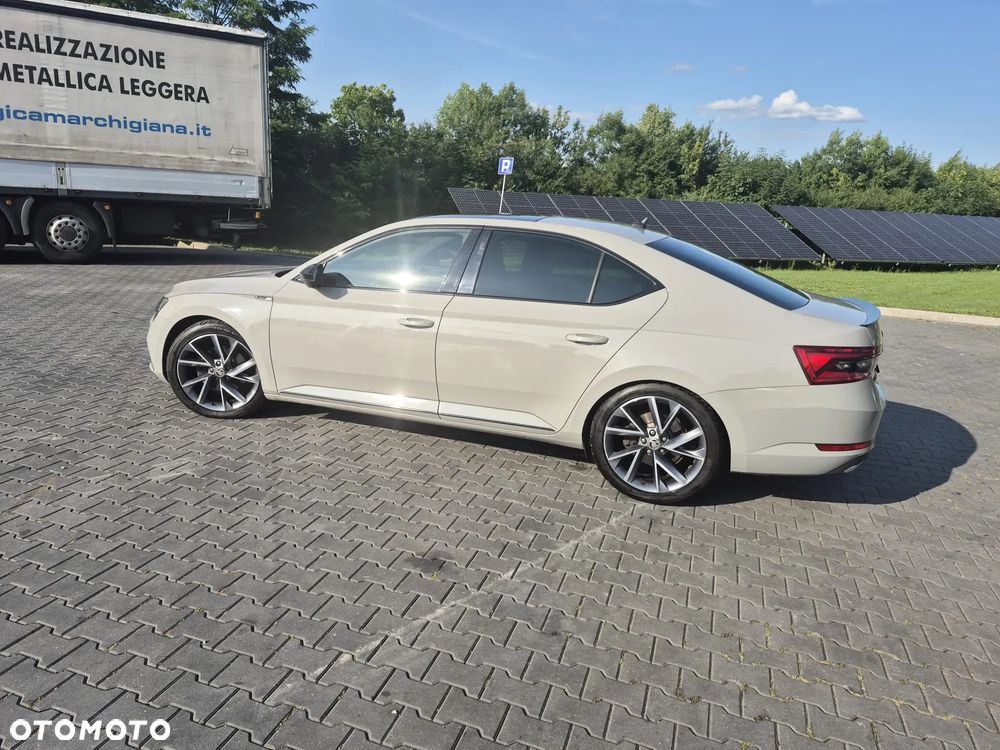 Skoda Superb 2.0 TDI SCR 4x4 Sportline DSG - 11
