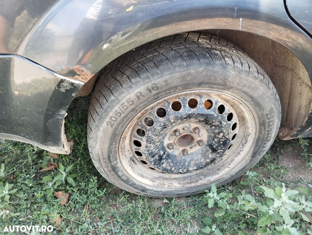 Dezmembrari  Ford FOCUS Mk 2  2004  > 2012 2.0 TDCi Motorina - 4