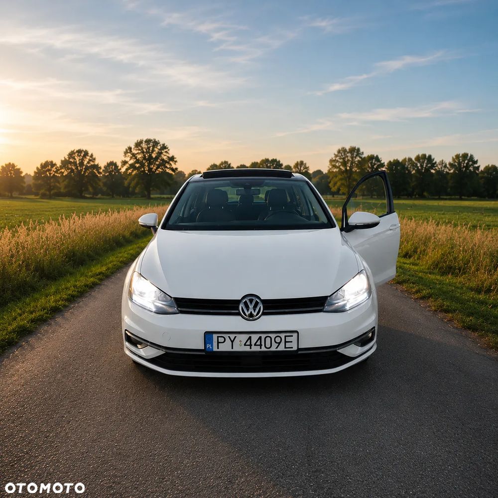 Volkswagen Golf - 1