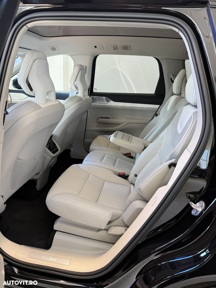 Volvo EX90 - 27