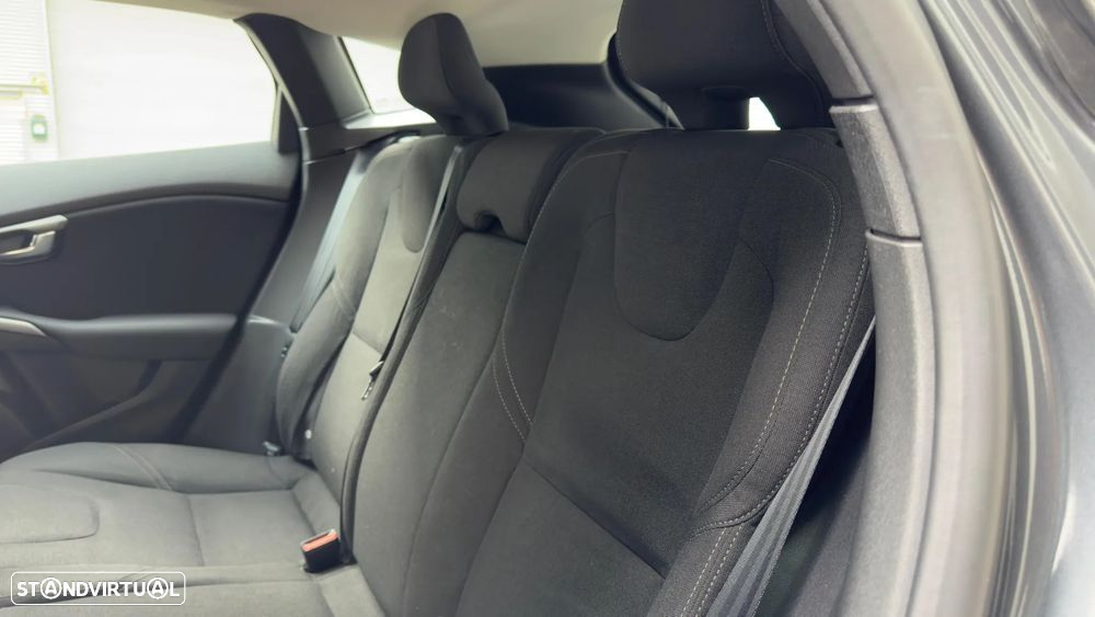 Volvo V40 1.6 D2 R-Design Momentum Powershift - 9