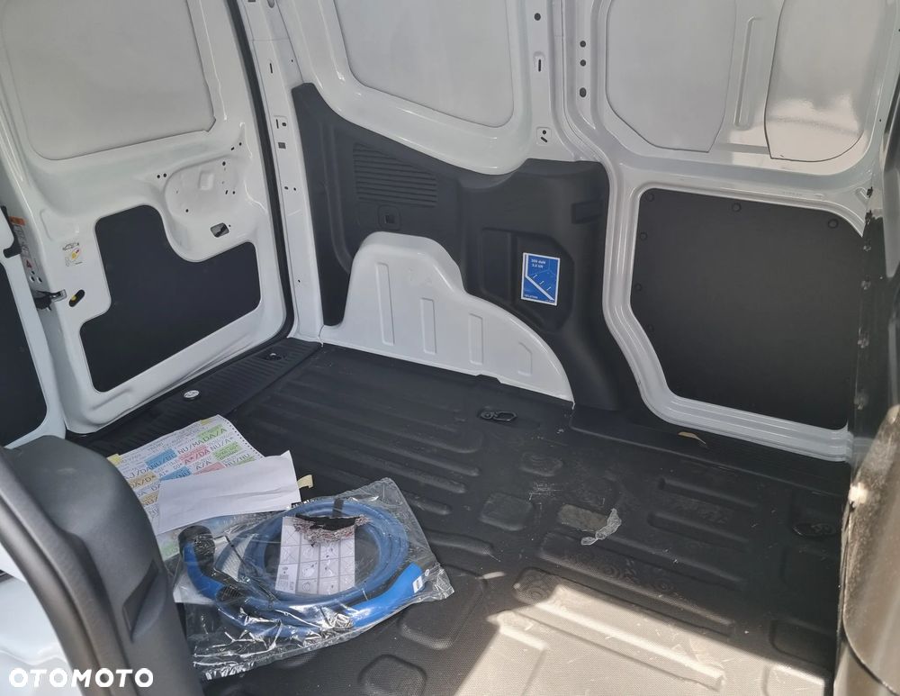Ford Transit Courier - 7