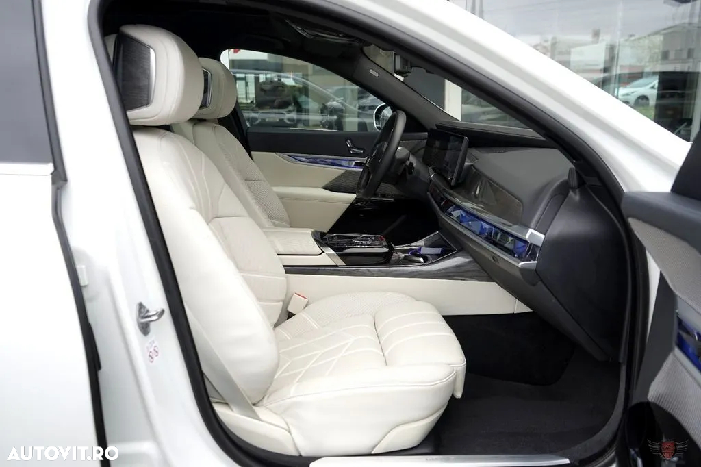 BMW i7 xDrive60 - 21