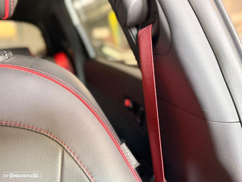 Hyundai Kauai 1.0 T-GDi Pele/Tecido Vermelho - 31