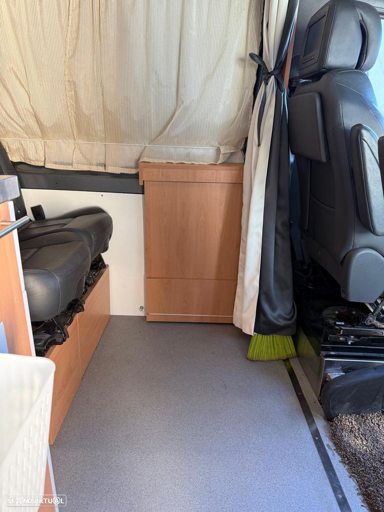 Mercedes-Benz Sprinter - 12