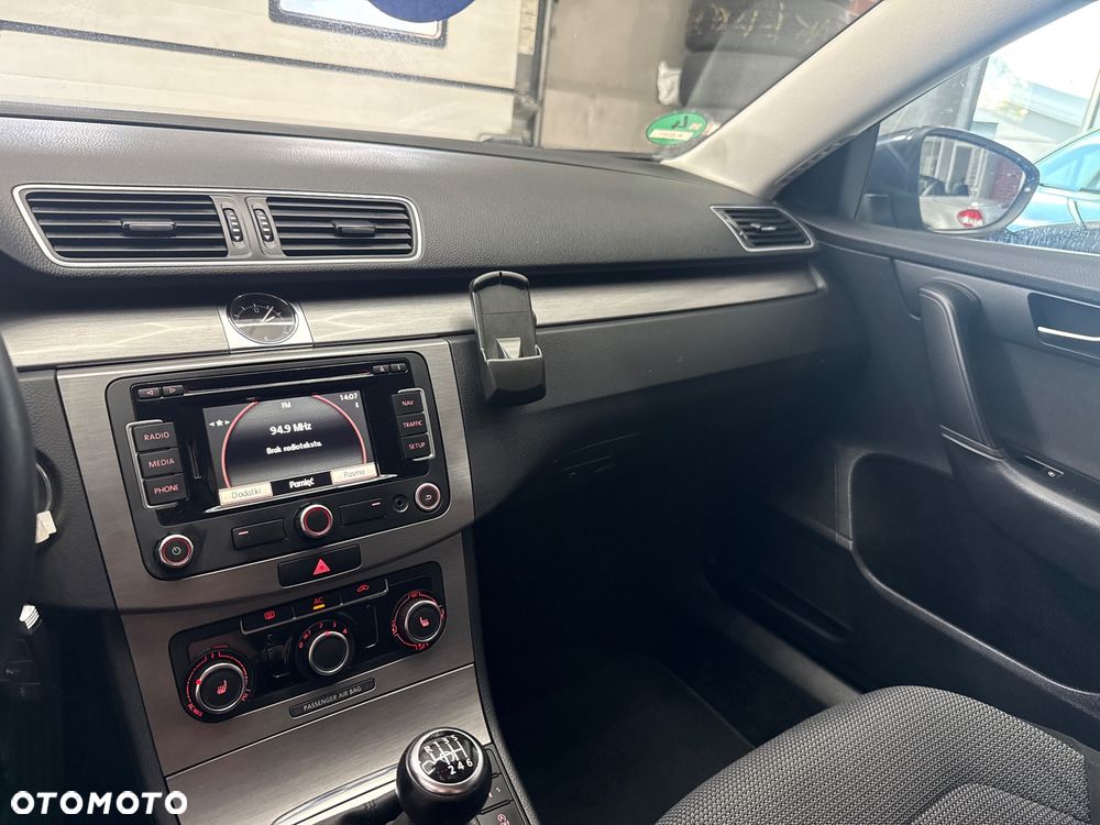 Volkswagen Passat 2.0 TDI DPF Comfortline - 19