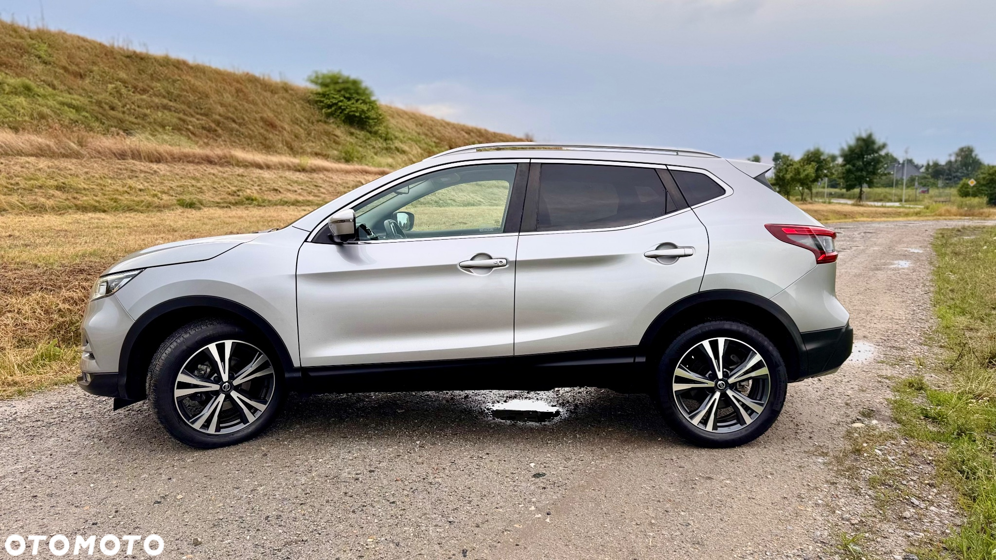Nissan Qashqai 1.3 DIG-T N-Connecta - 4