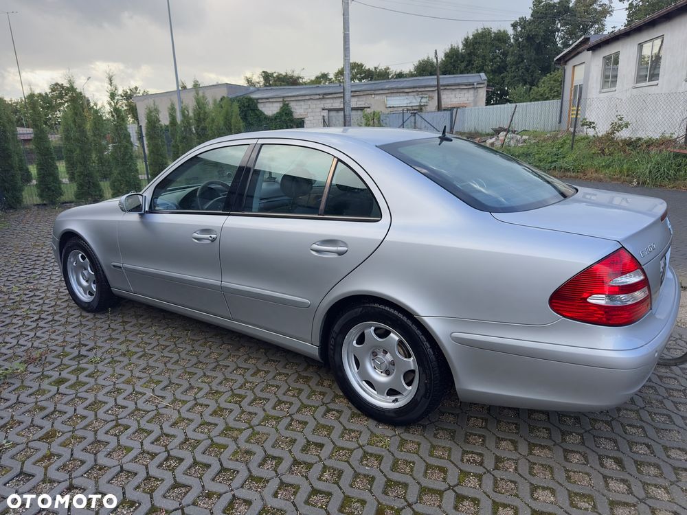 Mercedes-Benz Klasa E 200 CDI Classic - 3