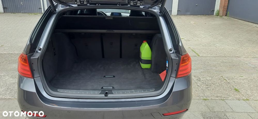 BMW Seria 3 330d Sport Line - 16