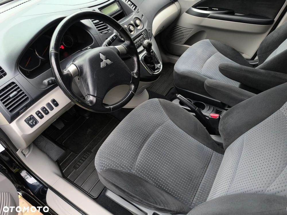 Mitsubishi Grandis 2.0 DI-D 6-Sitzer Intense - 7