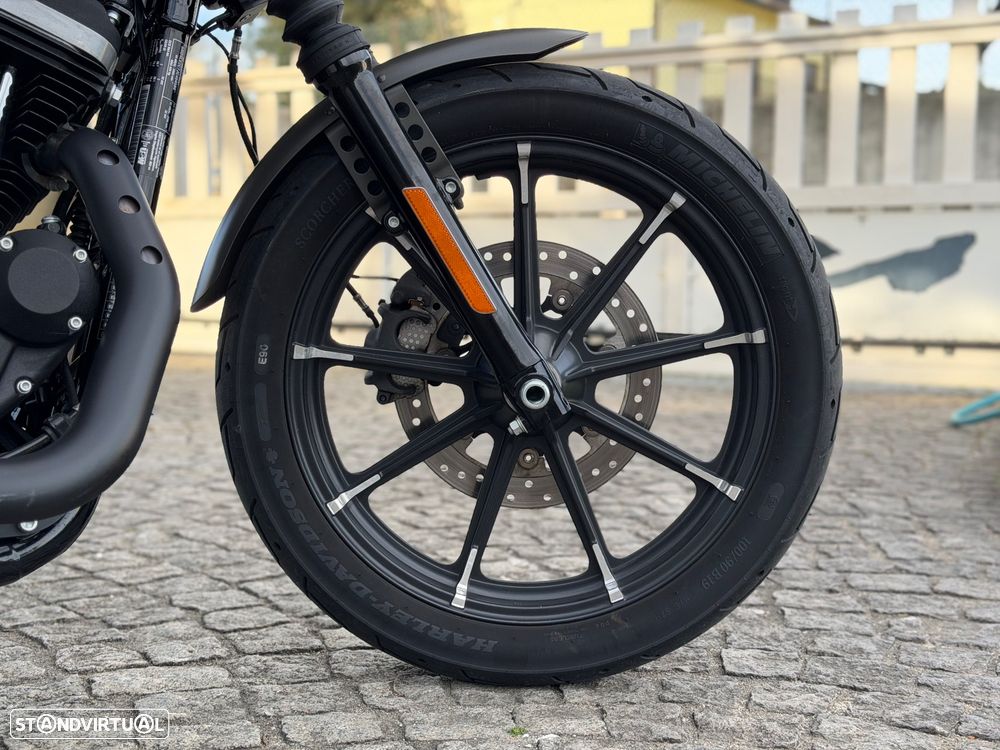 Harley-Davidson 883 Iron - 9