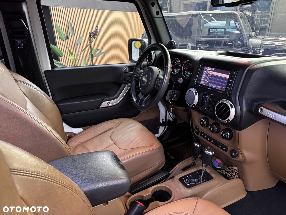Jeep Wrangler 3.6 Unlim Sahara - 17