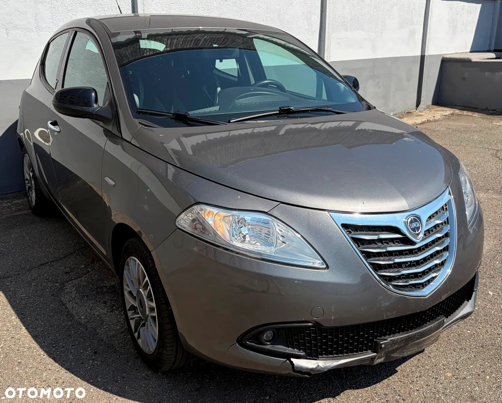 Lancia Ypsilon 1.2 8V Gold - 29