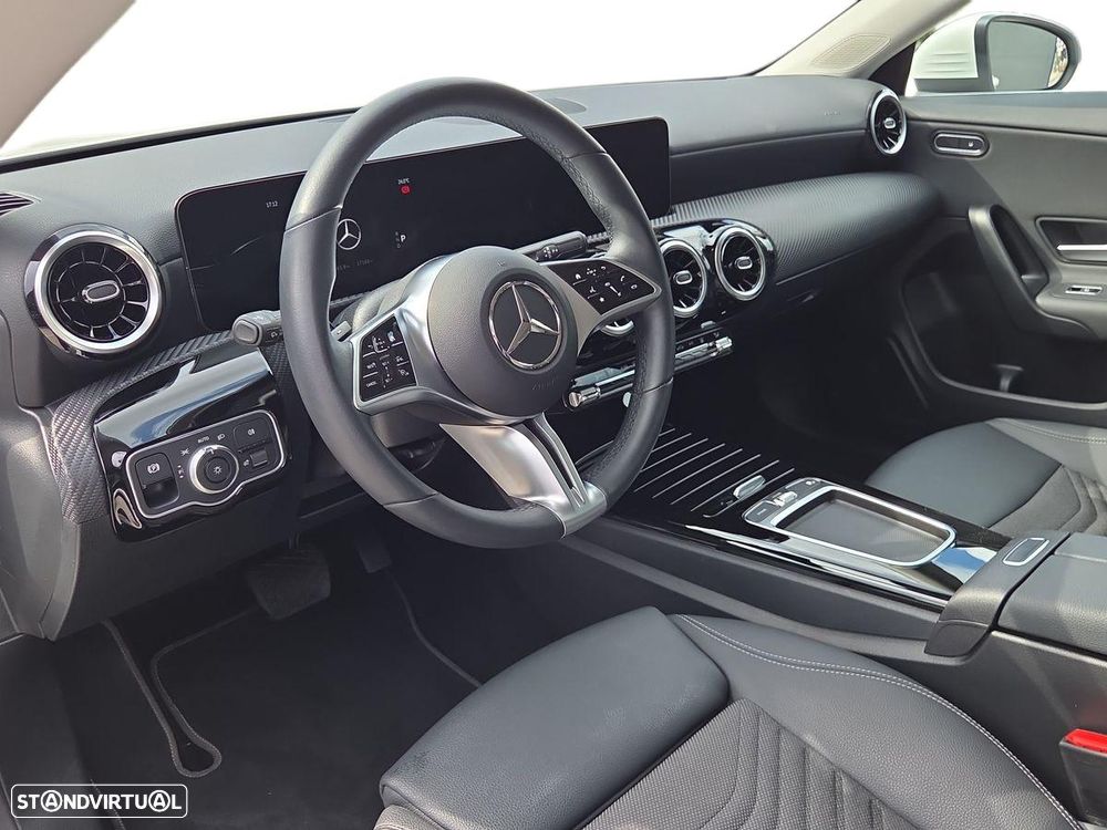 Mercedes-Benz CLA 250 e Style Plus - 13