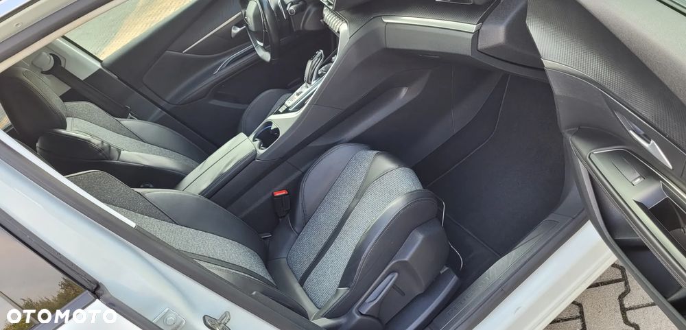 Peugeot 5008 Allure - 16