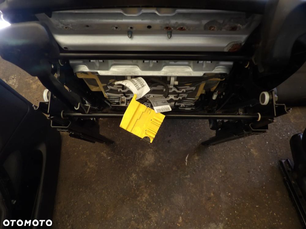BMW - E87 - FOTELE , KANAPA , BOCZKI - UK - NIE OGRZEWANE - 8
