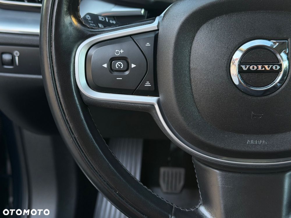 Volvo XC 60 D4 AWD Momentum - 21