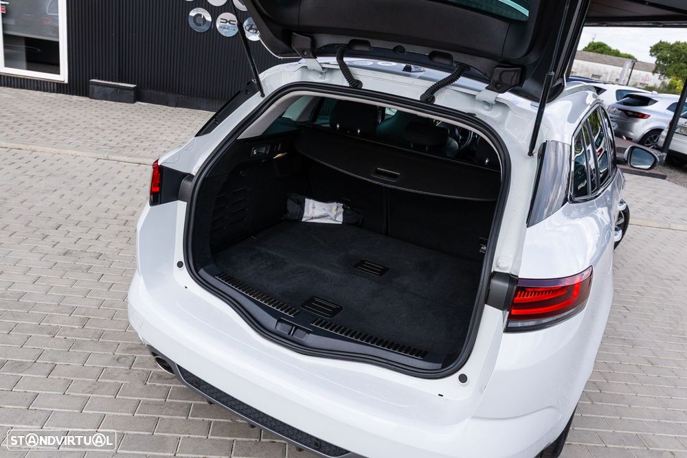 Renault Mégane Sport Tourer 1.5 Blue dCi R.S. Line — fotografia 10