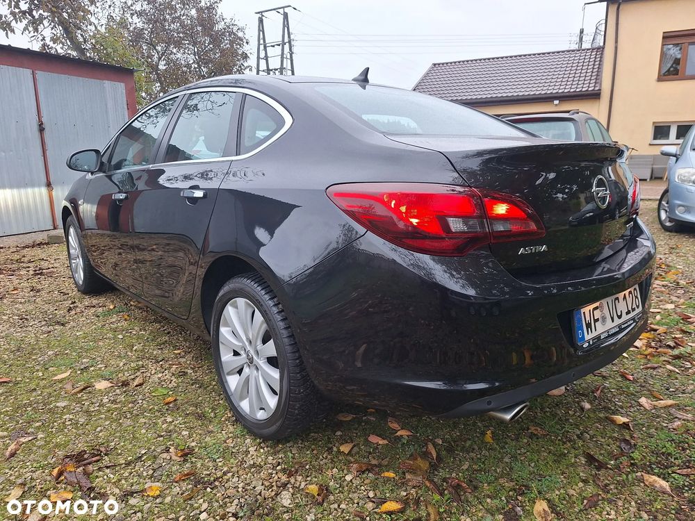 Opel Astra 1.4 Turbo Cosmo - 3