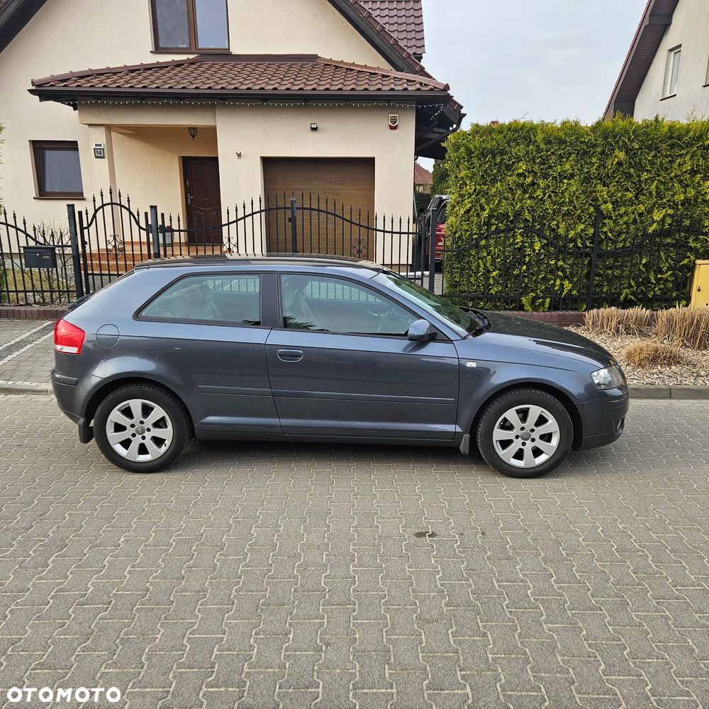 Audi A3 3-drzwiowe 1.6 Ambiente - 2