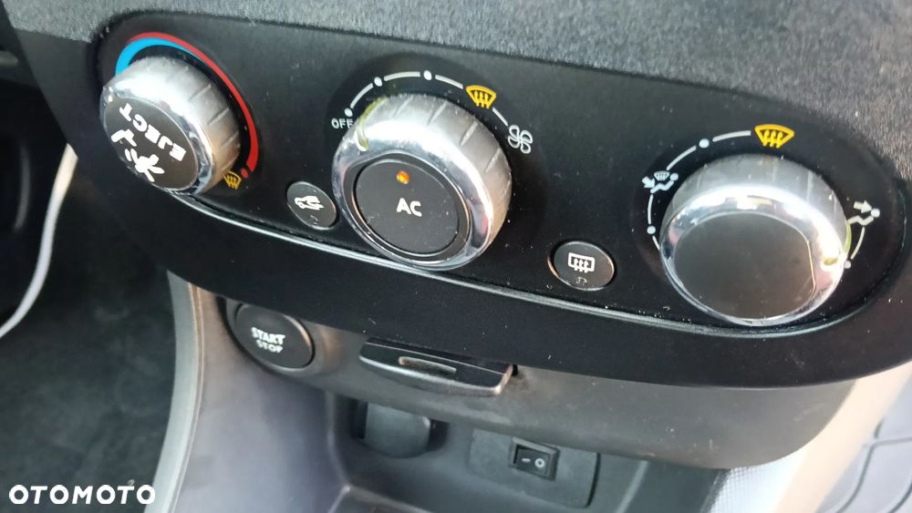 Renault Clio 1.2 16V Authentique Euro5 - 13